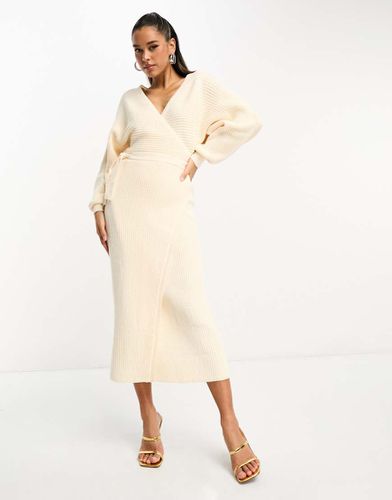 Robe portefeuille mi-longue oversize en maille - Crème - Pretty Lavish - Modalova