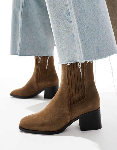 Bottines à talon en daim - foncé - Pull & bear - Modalova