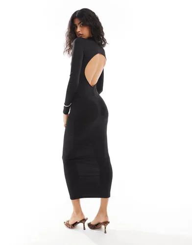 Robe longue sculptante dos nu en polyamide - Pull & bear - Modalova