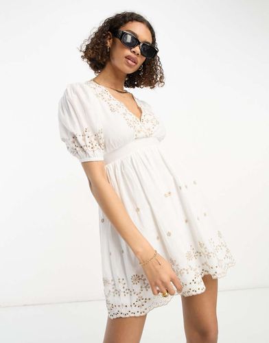 Robe courte en broderie anglaise - River Island - Modalova