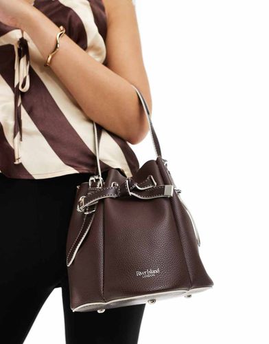 Sac seau resserré sur les côtés - Marron - River Island - Modalova