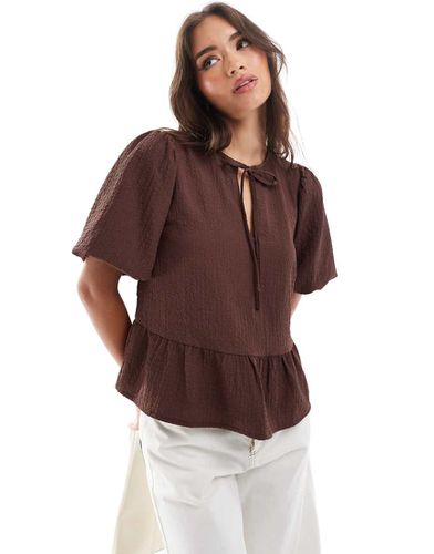 Blouse froncée à détail noué - Marron - Wednesday's Girl - Modalova