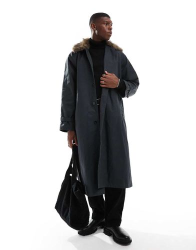 Wade - Trench-coat oversize avec col en fausse fourrure - délavé - Weekday - Modalova