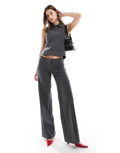 Keel - Pantalon d'ensemble à taille basse et fines rayures - Weekday - Modalova