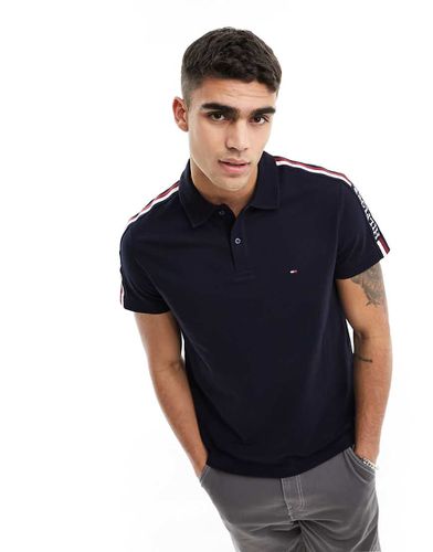 Global - Polo coupe classique à bande logo - Bleu marine - Tommy Hilfiger - Modalova