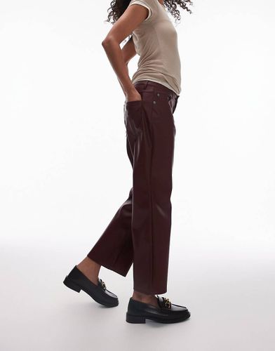 Pantalon droit longueur cheville en similicuir - Bordeaux - Topshop - Modalova