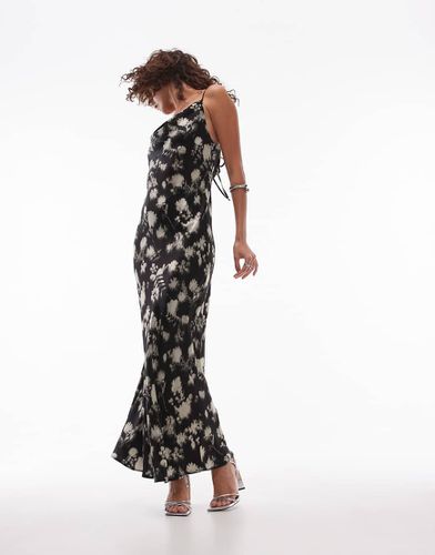 Robe nuisette mi-longue en satin imprimé fleuri avec col bénitier et détail torsadé au dos - Noir et blanc - Topshop - Modalova