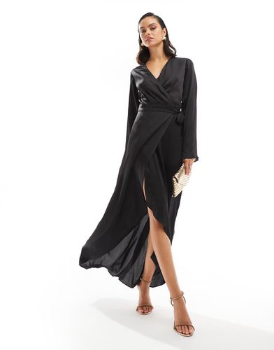 Robe portefeuille longue en satin à manches longues - Tfnc - Modalova