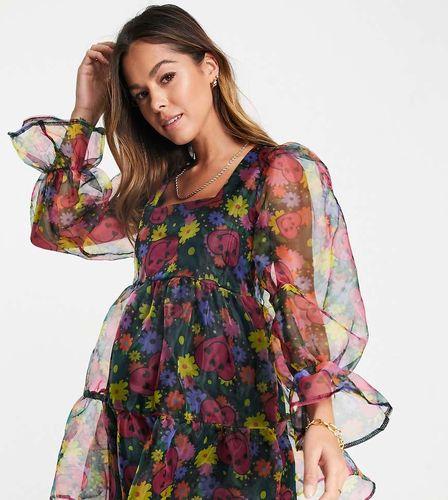 Twisted Wunder - Robe babydoll courte de maternité en organza à imprimé varié - Twisted Wunder Maternity - Modalova