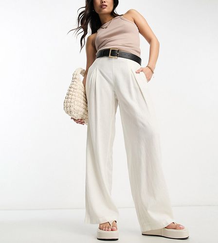 Pantalon large ajusté aspect lin doux - Vero Moda Petite - Modalova