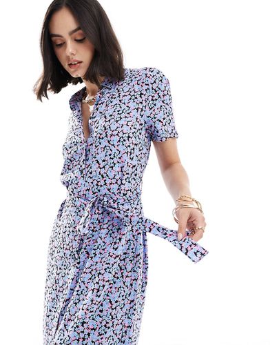 Robe chemise longue boutonnée à imprimé fleurs - Vero Moda - Modalova