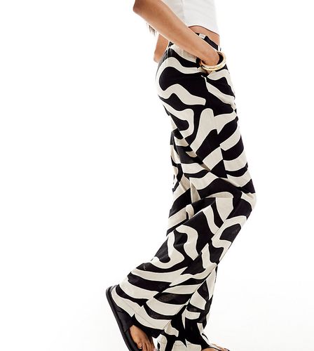 Pantalon large aspect lin avec imprimé abstrait - et blanc - Vero Moda Tall - Modalova