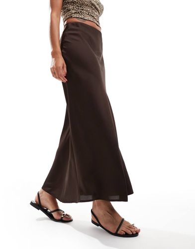 Jupe longue en satin - Marron chocolat - Vila - Modalova