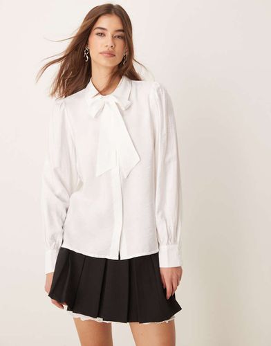 Blouse avec col à naud lavallière - Yas - Modalova