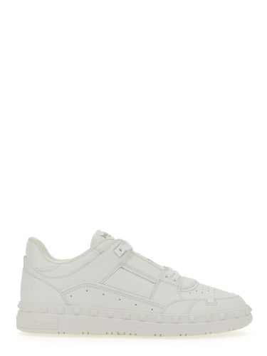 Low top sneaker "freedots" - valentino garavani - Modalova