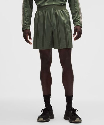 “ Short d'entraÃ®nement en maille rayÃ©e sans doublures â€“ 18 cm â€“ Vert â€“ Taille L - lululemon - Modalova