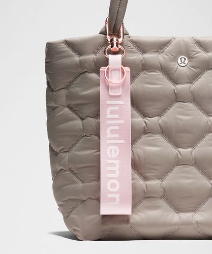 “ Porte-clÃ©s Never Lost â€“ Rose/Blanc/Gold - lululemon - Modalova