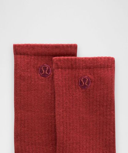 “ Chaussettes Daily Essential unisexe Lot de 3 â€“ Rouge â€“ Taille L - lululemon - Modalova