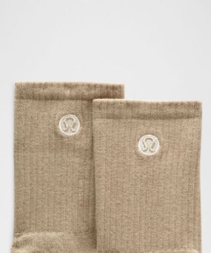 “ Chaussettes hautes Daily Essential unisexe â€“ Taille M â€“ Taille M - lululemon - Modalova
