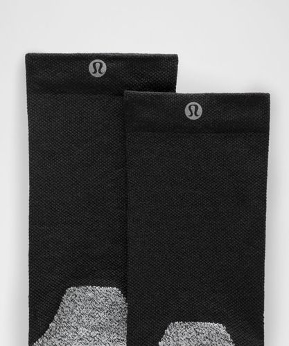 “ Chaussettes unisexes Power Stride avec amorti 3 paires â€“ Blanc/Gris/Noir â€“ Taille M - lululemon - Modalova
