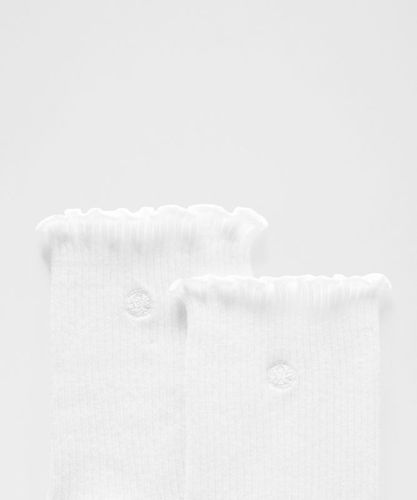 “ Chaussettes unisexes mi-hautes Ã  bordure ondulÃ©e 3 paires â€“ Taille L - lululemon - Modalova
