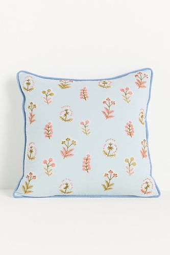 Coussin Rosalie en coton brodé à motif floral en taille: 18" sq chez - Anthropologie - Modalova