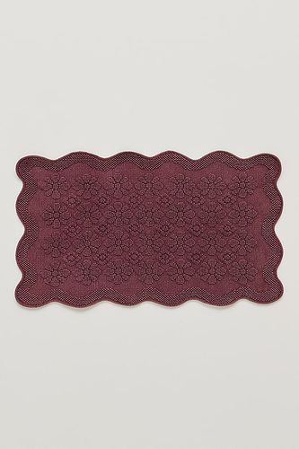Benni Hand-Woven Floral Wavy Border Bathmat en taille: Shaped chez - Anthropologie - Modalova