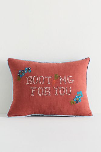 Coussin brodé en coton Sprout en taille: 12" x 16" chez - Anthropologie - Modalova