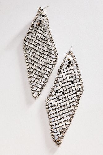 Boucles d'oreilles pendantes en maille bordée en Silver chez - Anthropologie - Modalova