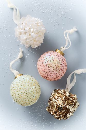 Ornements décoratifs ornés, lot de 4 chez - Anthropologie - Modalova