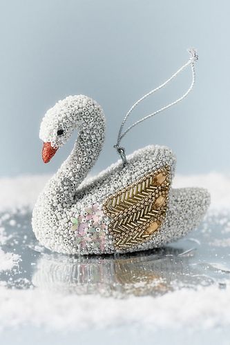 Ornement cygne perlé chez - Anthropologie - Modalova