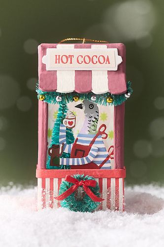 Ornement Stand du Marché de Noël en Red taille: Assorted chez - Anthropologie - Modalova