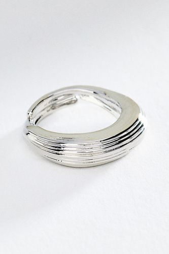 Bague empilable côtelée en métal par en taille: Uk 10 - By Anthropologie - Modalova