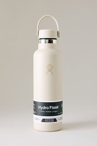 Bouteille d'eau Standard Mouth 621ml en Beige chez Anthropologie - Hydro Flask - Modalova