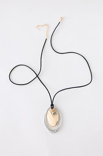 Collier cordon avec pendentif en métal par - By Anthropologie - Modalova