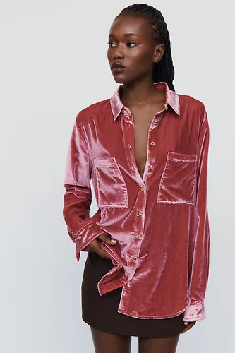 La chemise décontractée Hadley de : Édition velours en taille: S chez Anthropologie - Pilcro - Modalova