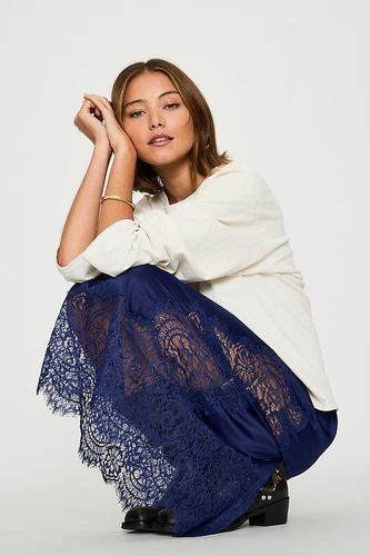 Jupe midi Millie à bordure en dentelle en taille: Uk 6 chez Anthropologie - Bl-nk - Modalova