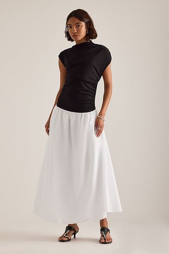 Robe longue drapée bicolore en taille: M chez Anthropologie - ESTHE - Modalova