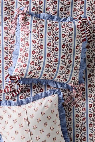 Housse de coussin à nouer Evita en coton à imprimé floral en chez - Anthropologie - Modalova