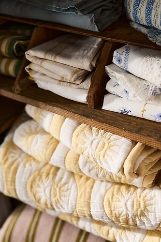 Couvre-lit matelassé soleil brodé Nelly en taille: Eu kng qlt chez - Anthropologie - Modalova