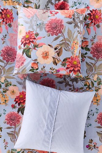 La housse de coussin en percale de coton imprimée chez - Anthropologie - Modalova