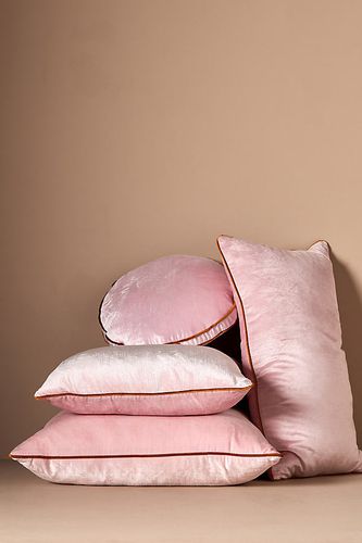 Coussin en velours Adelina en Orange chez - Anthropologie - Modalova