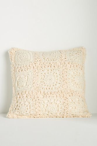 Coussin au crochet Aspen en taille: 18" sq chez - Anthropologie - Modalova