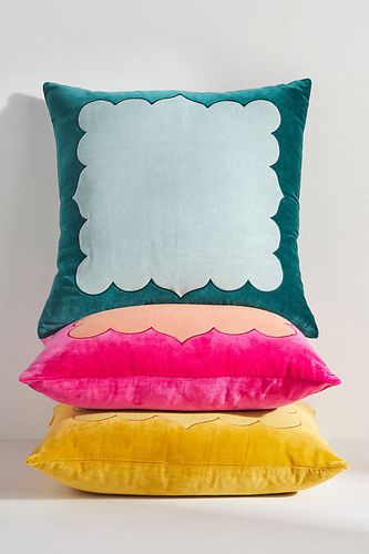 Coussin carré avec appliqué Vanya en Green taille: 20 in sq - Par Anthropologie - Modalova