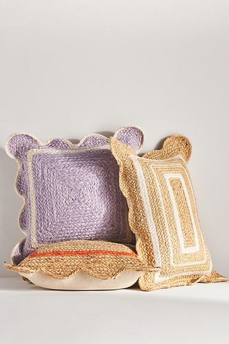 Coussin en jute festonné en Purple taille: 18" sq chez - Anthropologie - Modalova