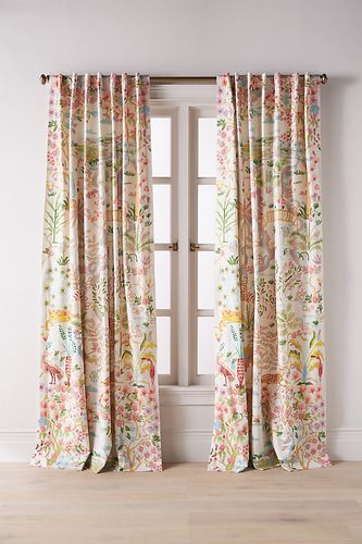 Rideau imprimé en coton Tales Menagerie en White taille: 50 x 84 chez - Anthropologie - Modalova