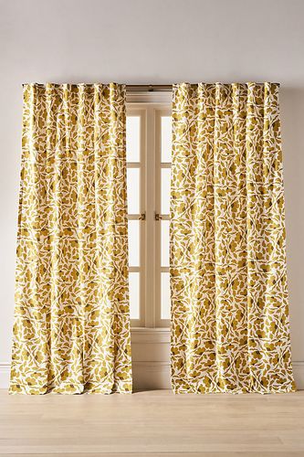 Rideau en coton imprimé floral en Yellow taille: 108" chez Anthropologie - McKenzie Parrott - Modalova