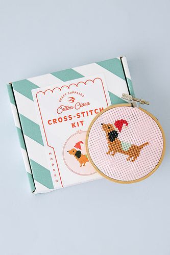 Kit de broderie cerceau de Noël en Brown chez Anthropologie - Cotton Clara - Modalova