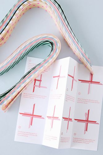 Kit d'étoiles en papier Froebel allemand chez Anthropologie - Cotton Clara - Modalova