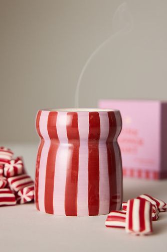 Bougie en céramique rayée Cabana Rose Menthe poivrée en chez Anthropologie - Paddywax - Modalova
